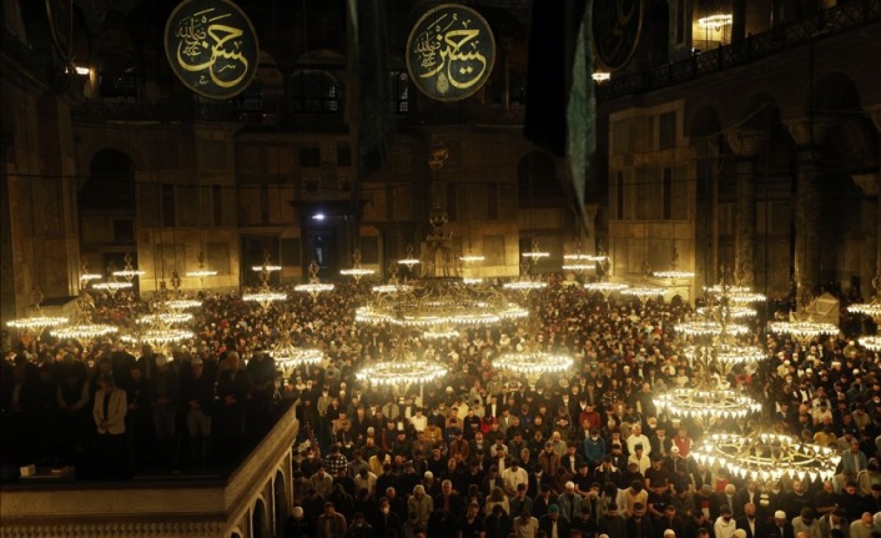 Kadir Gecesi tüm yurtta dualarla idrak edildi