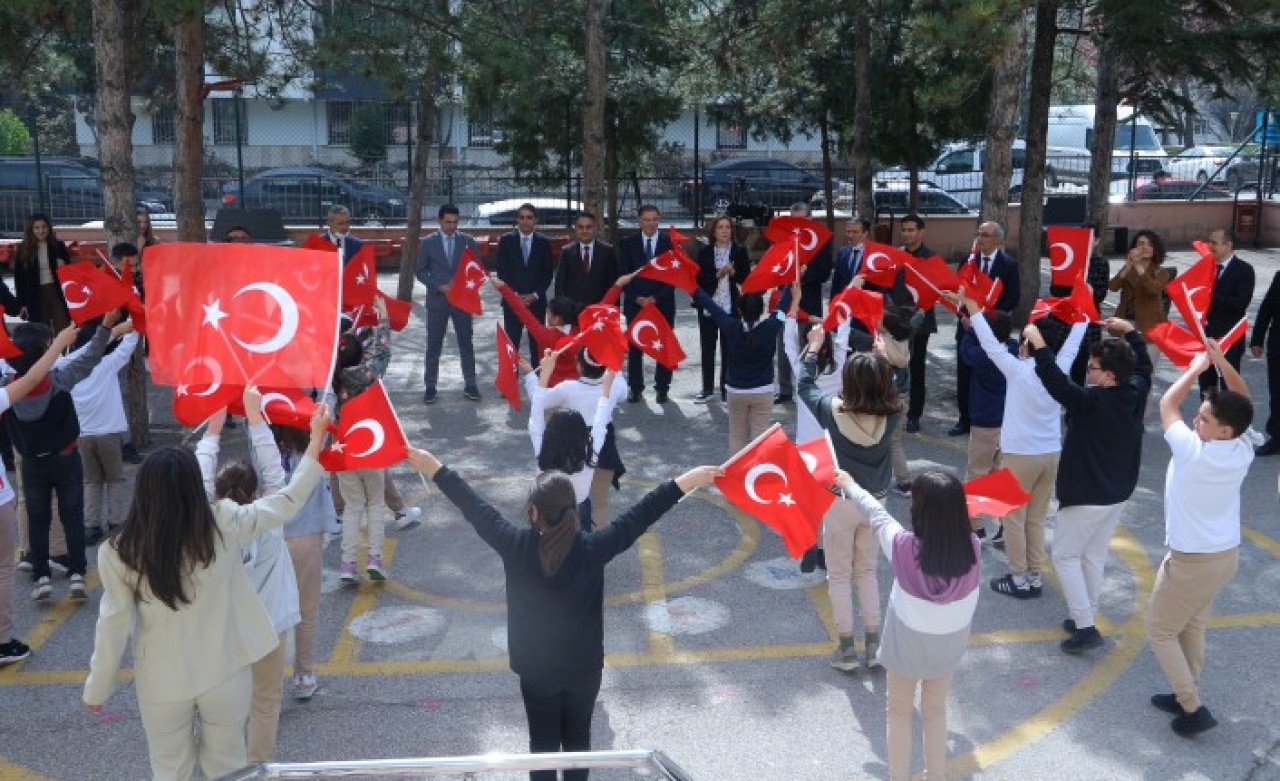 Kamu Başdenetçisi Malkoç: 18 yaşından küçüklere dilekçe hakkı tanıyan tek kurum KDK'dir