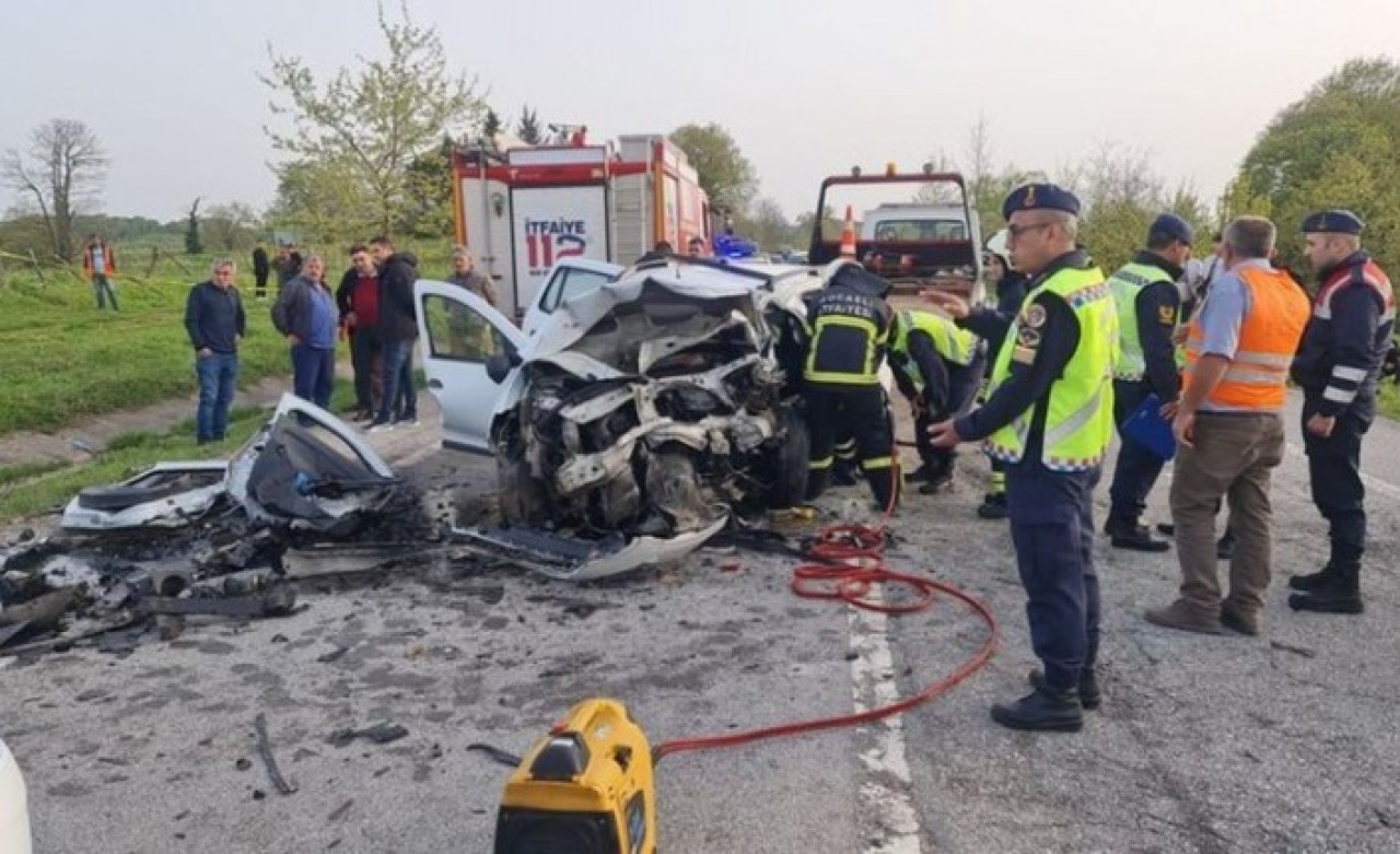Kocaeli'de korkunç kaza: Sabri Çakıroğlu ve Recep Çalık öldü,  İlknur Çakıroğlu ağır yaralı