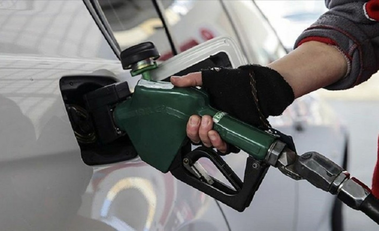 Motorinden sonra bir büyük indirim de benzine!
