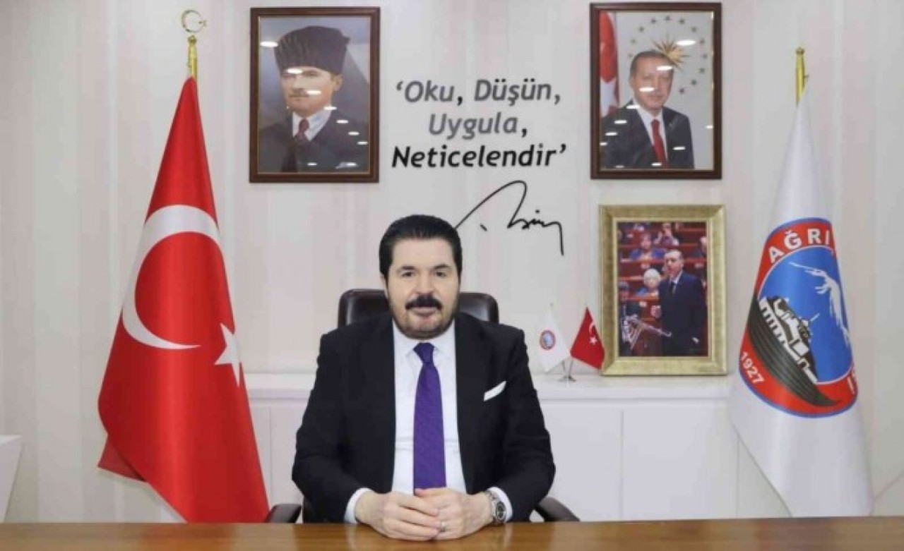 Öğrenciye ulaşım indirimi kararını veto edeceğini açıklayan İmamoğlu'na  Savcı Sayan'dan yanıt!