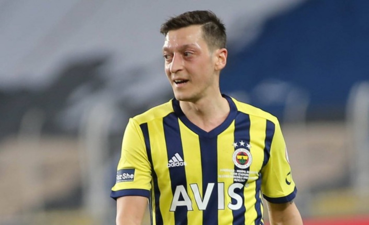 Rıdvan Dilmen,  Mesut Özil'i isteyen takımı açıkladı