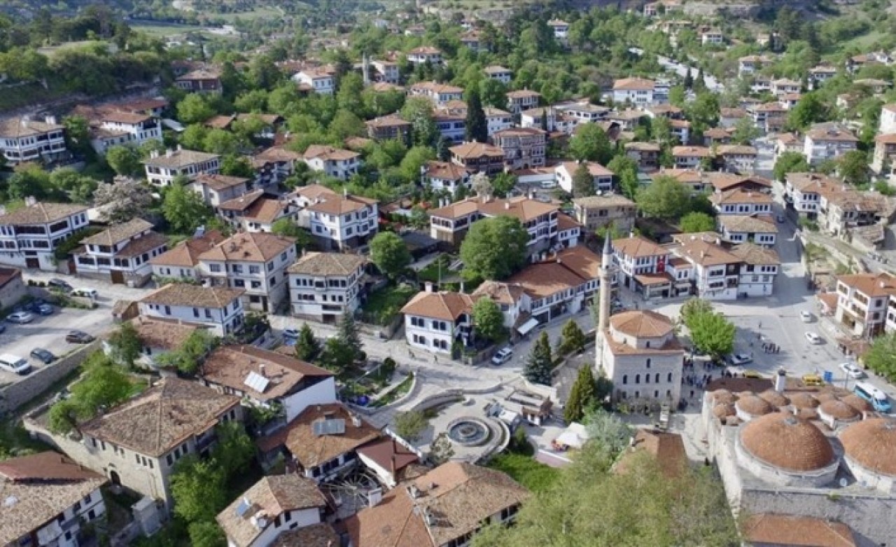 Safranbolu üç ayda nüfusunun 3 katı turist ağırladı