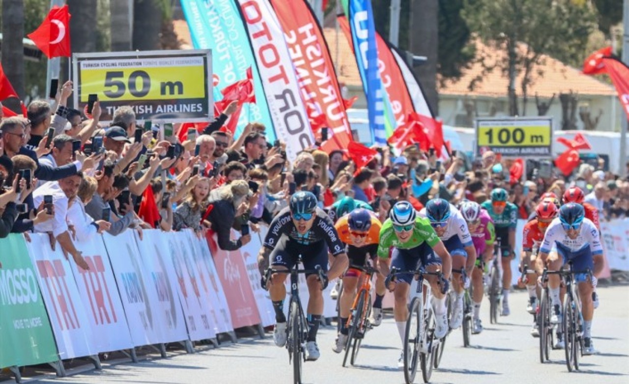 Sporcular yarışmak istemedi! 57. Cumhurbaşkanlığı Bisiklet Turu Final Etabı'nda iptal edildi