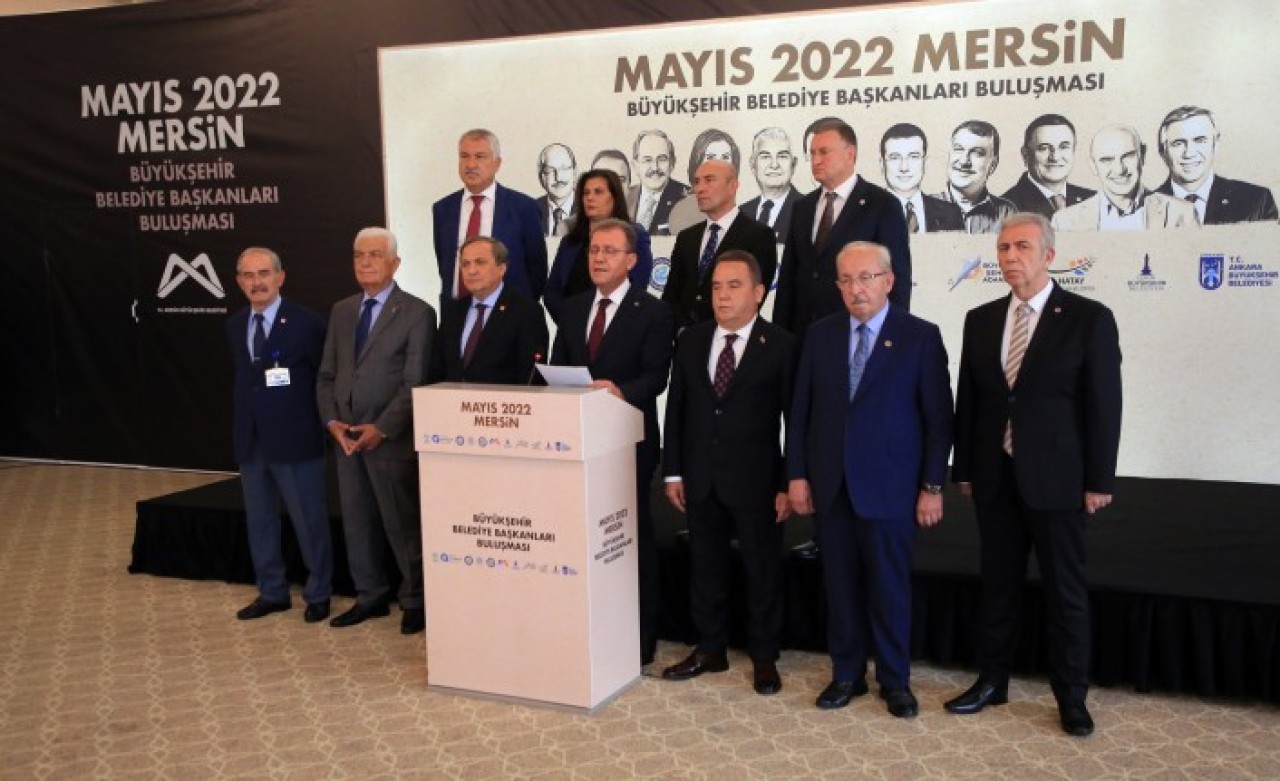 Afişte var toplantıda yok! CHP’li başkanlar toplantısına İmamoğlu neden katılmadı?