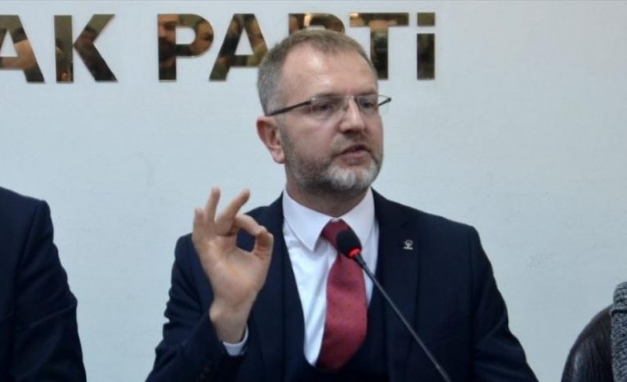 AK Partili başkan istifa etti