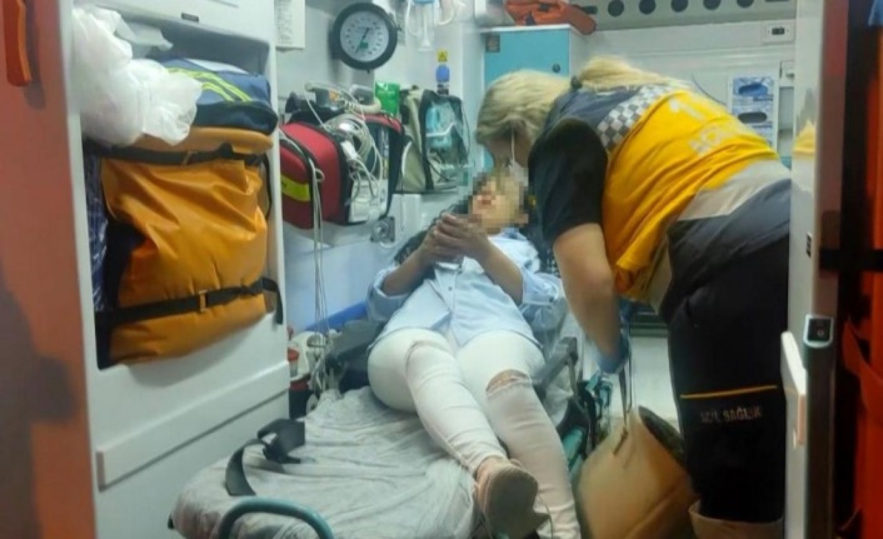 Antalya'da kocası eşini kalçasından bıçakladı