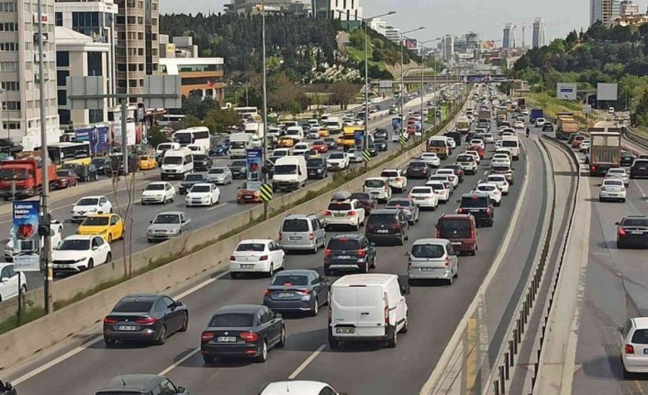 Arabası olanlara bir zam haberi daha: Yüzde 25 artacak