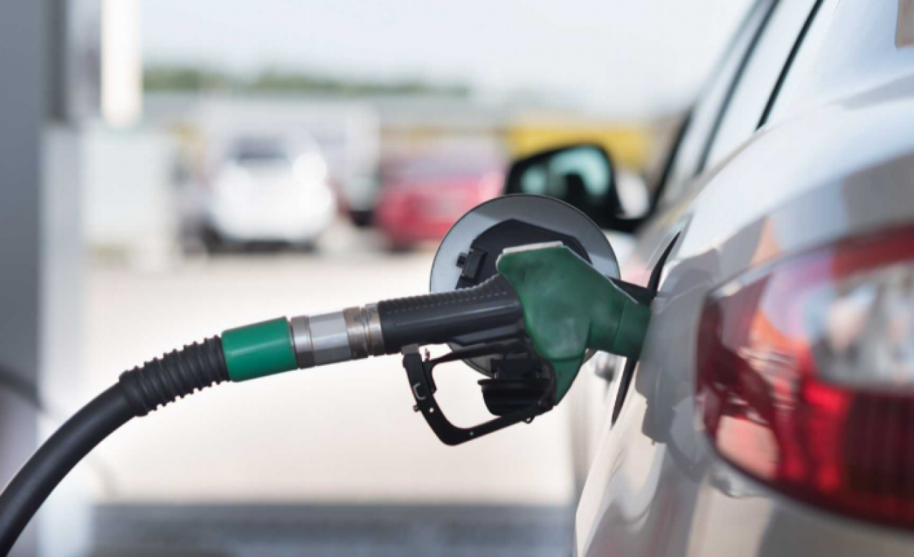 Araç sahiplerine kötü haber: Benzine okkalı zam