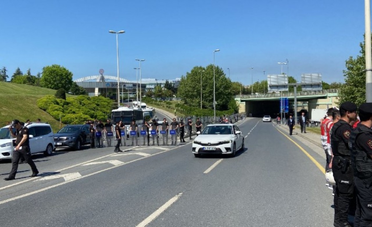 Atatürk Havalimanı'nda eylem: Bakan Kurum'dan flaş açıklama