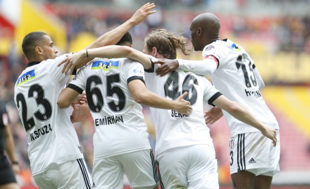 Beşiktaş,  Kayseri'de kazandı,  Fenerbahçe derbisi öncesi 2 yıldızını kaybetti