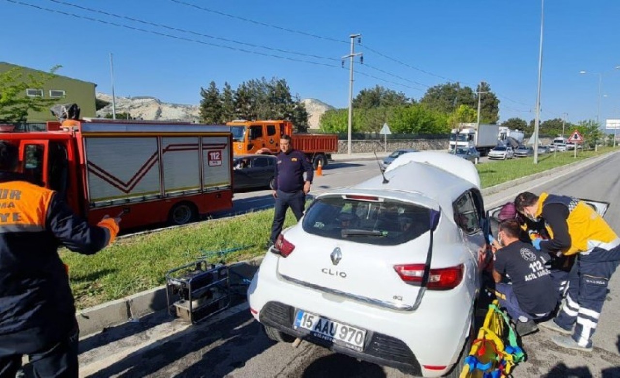 Burdur'da feci kaza: Emsal Gök öldü