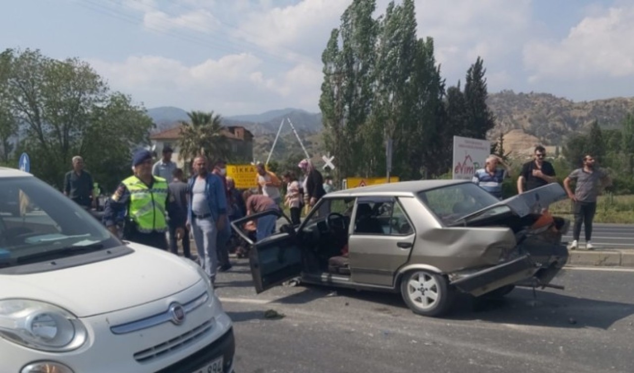 Burdur'da kaza: Berat Abut ve Ümmühan Nur Soycan öldü,  Gülizar Karapınar ve Şehri Karapınar yaralandı