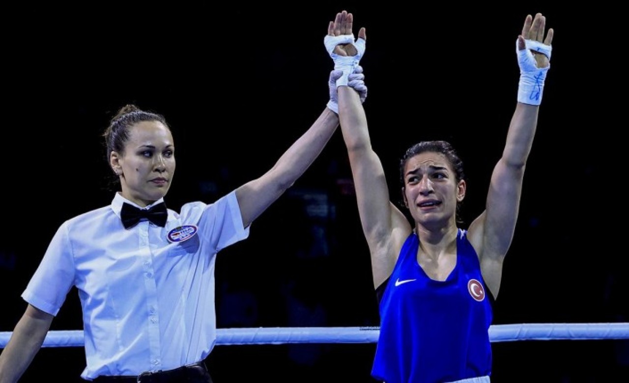 Demir yumruk! Milli boksör Ayşe Çağırır'den büyük başarı