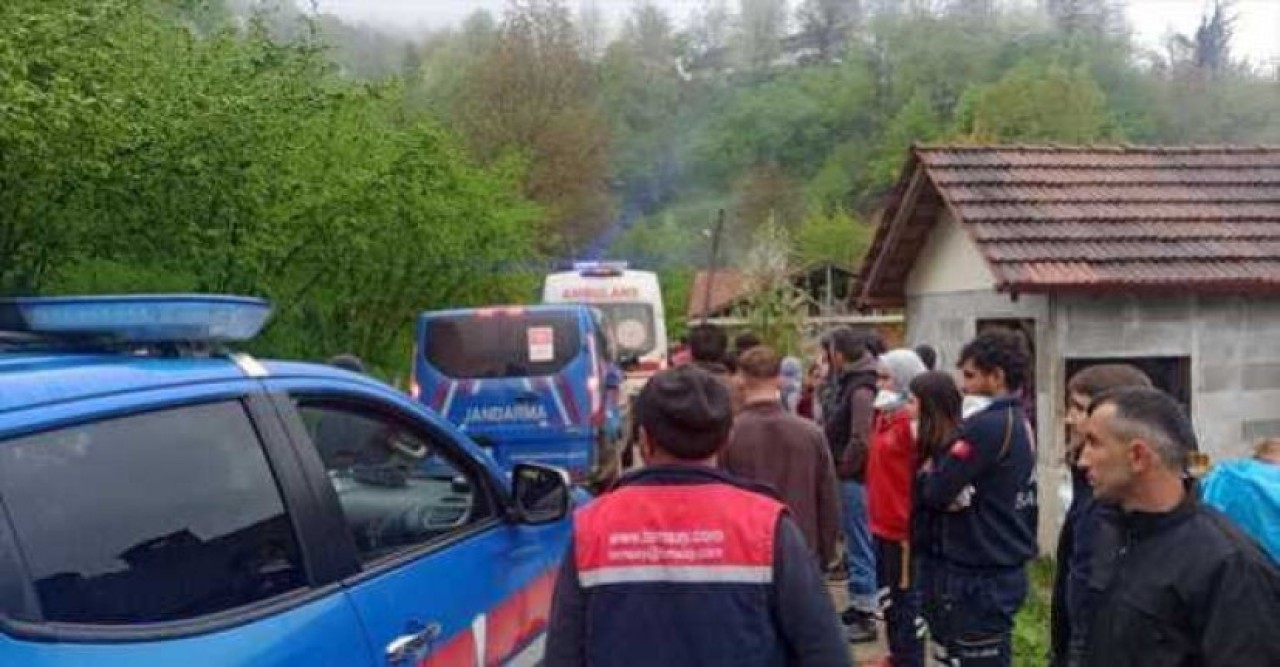 Düzce'de Durdu Alkan,  eşi Ayşe Alkan'ı öldürdü,  oğlu Müslüm Alkan'ı yaraladı