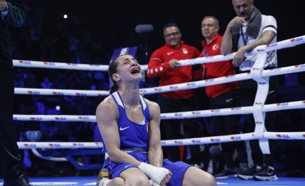 Gururumuzsun: Buse Naz Çakıroğlu Dünya Şampiyonu oldu