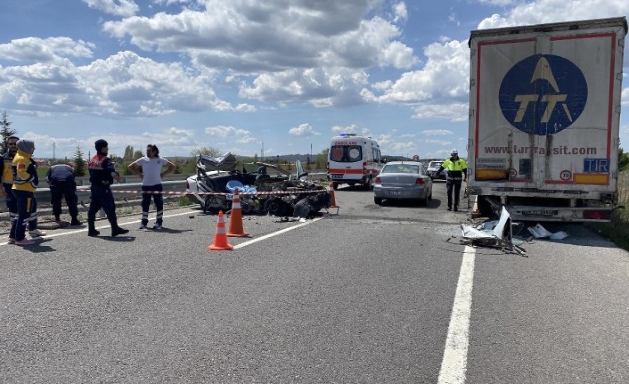 Kütahya'da feci kaza: Rahime Gülmezer öldü,  Süleyman Gülmezer yaralandı