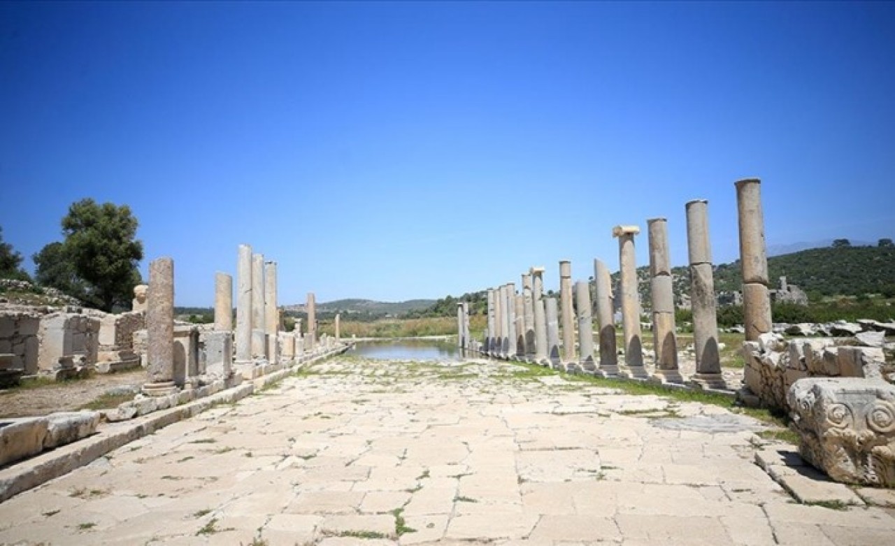 Medeniyetler beşiği 'Patara' ziyaretçilerini geçmişe yolculuğa çıkarıyor