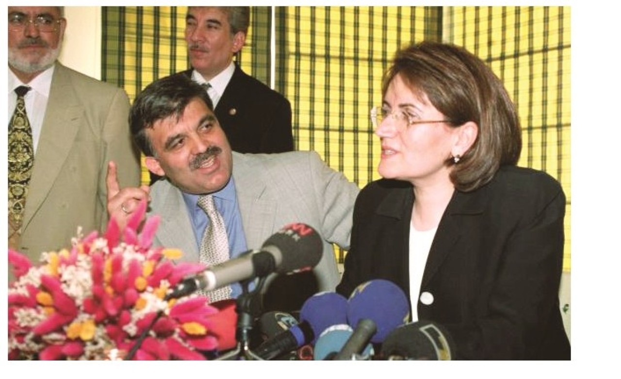 Meral Akşener'e,  "Her devrin Asena'sı" benzetmesi!