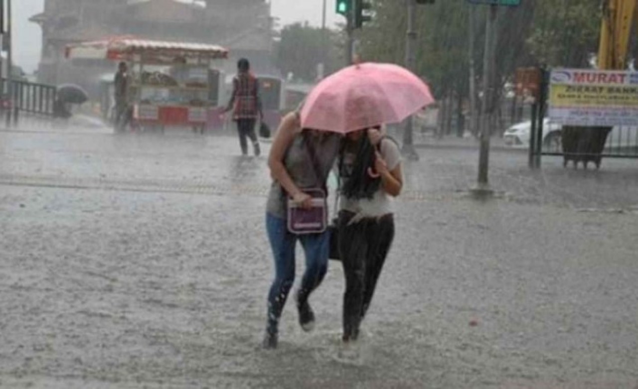 Meteoroloji 20 ilde yaşayanları uyardı: Çok yağmur yağacak,  dikkatli ve tedbirli olun!