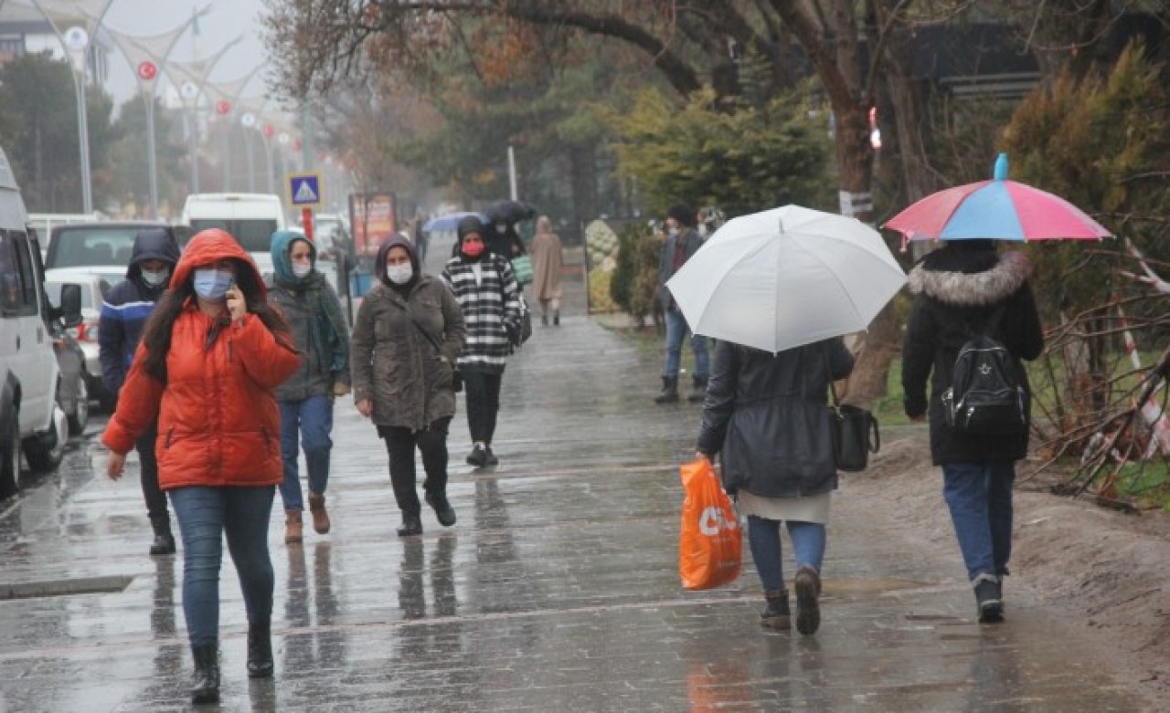 Meteoroloji'den uyarı: 12 ilde gök gürültülü sağanak yağış