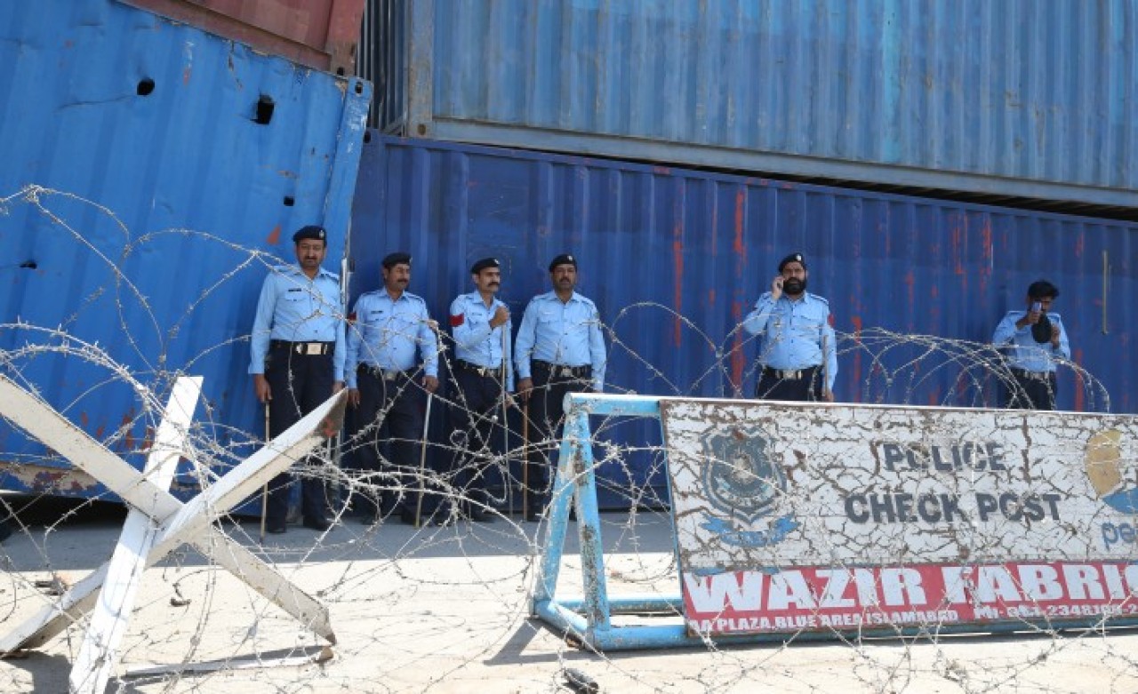Pakistan'da eski Başbakanı Han'ın onlarca destekçisi gözaltına alındı