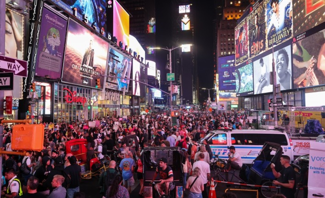 ABD karıştı,  milyonlarca kişi sokakta! Biden: 150 yıl geriye gittik!