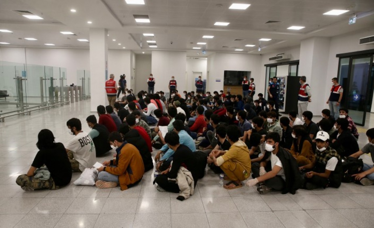 Afganistan uyruklu 236 düzensiz göçmen sınır dışı edildi