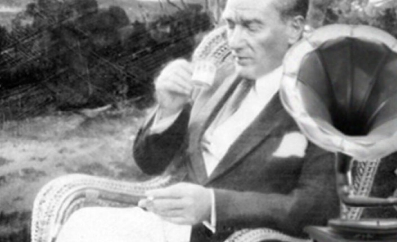 Ata'nın sevdiği şarkılar,  İkinci Meclis'in bahçesinde seslendirilecek