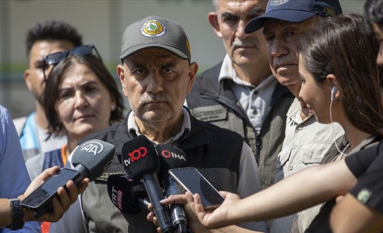 Bakan Kirişçi'den Marmaris yangını açıklaması: Büyük ölçüde sıkıntı giderildi ama bugünü takip etmek durumundayız!