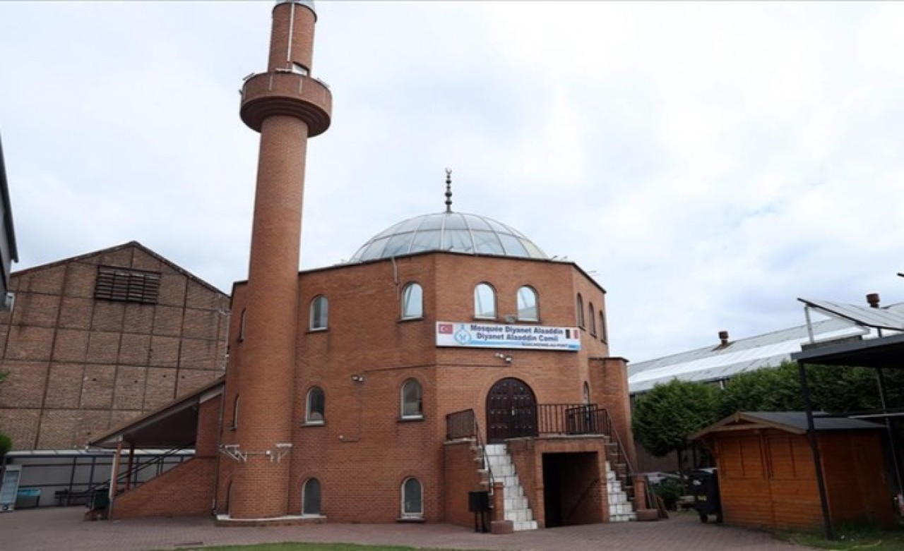 Belçika'da yanında tarihi dinamit sandığı bulunan cami geçici süreyle kapatıldı