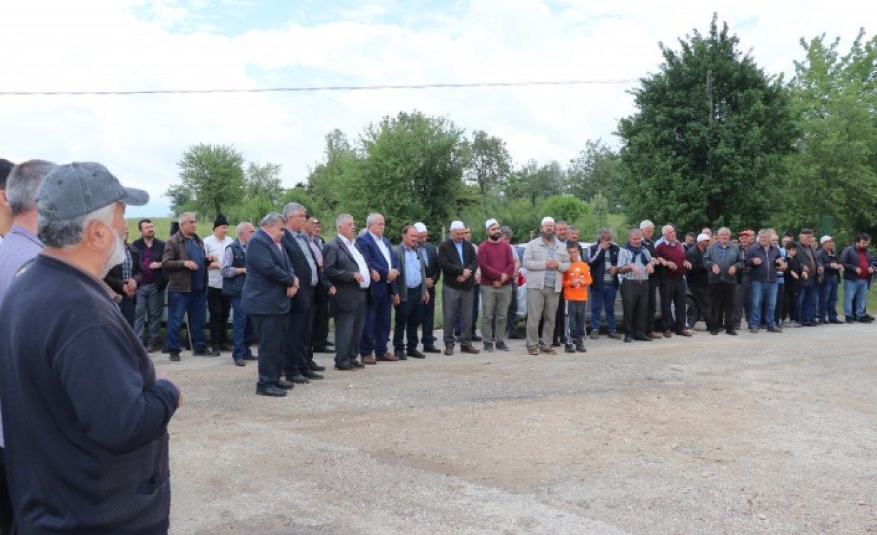 Bolu'da yağışı yeterli bulmadılar,  yağmur duasına çıktılar