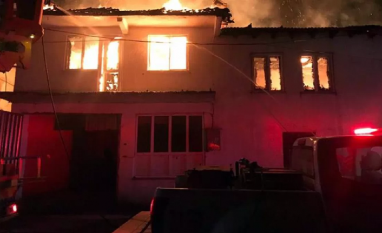 Çıkan alevler şehidin evini küle döndürdü: Bakın yalnızca ne yanmadı!