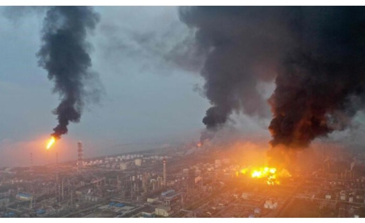 Çin petrokimya tesisinde dev patlamalar