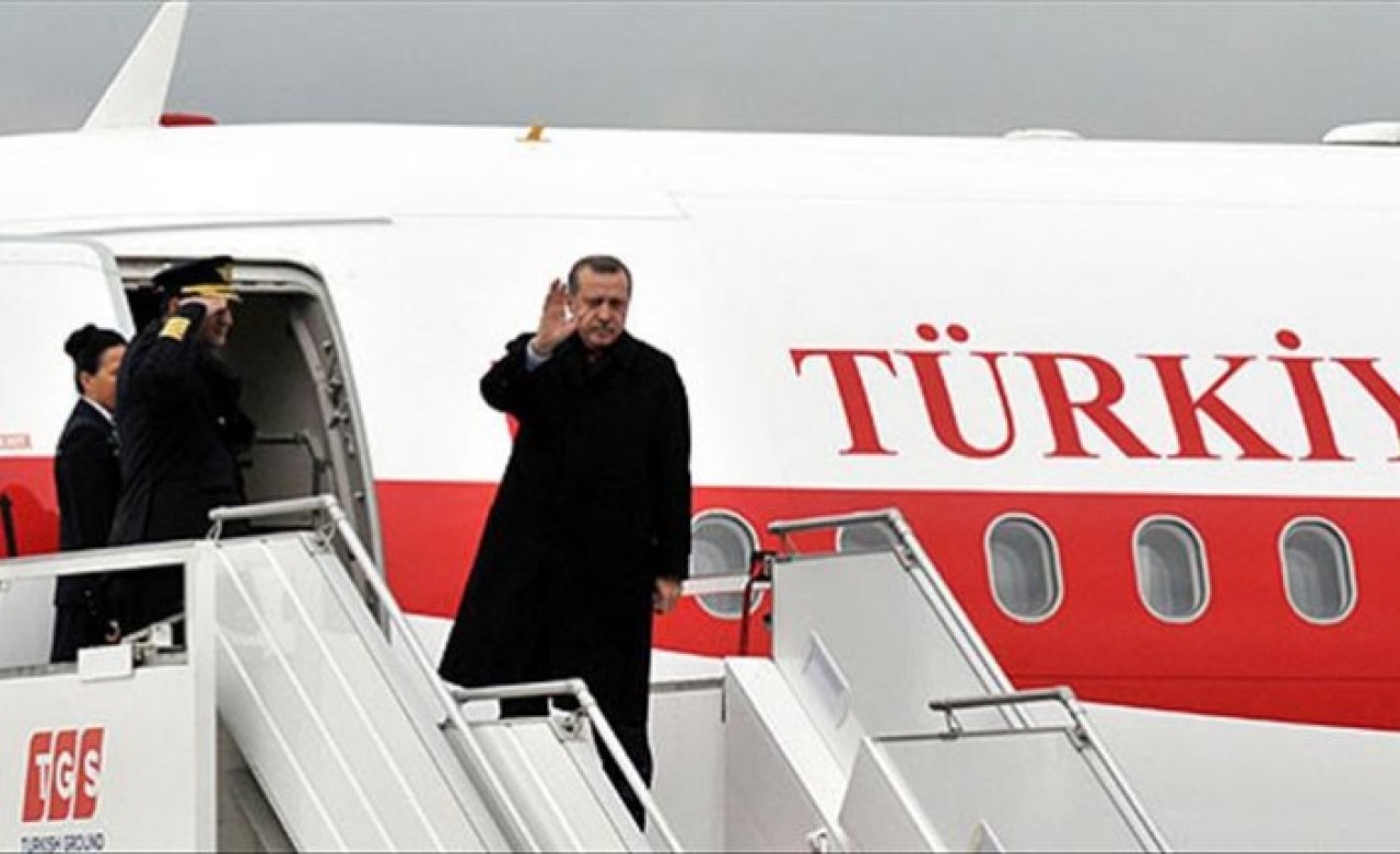 Cumhurbaşkanı Erdoğan'la birlikte Madrid'e gideceklerdi: İki gazeteciye şok,  havalimanından döndüler