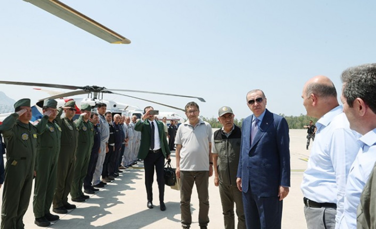 Cumhurbaşkanı Erdoğan,  Soylu ve Kirişci'den Marmaris'teki orman yangınına ilişkin bilgi aldı