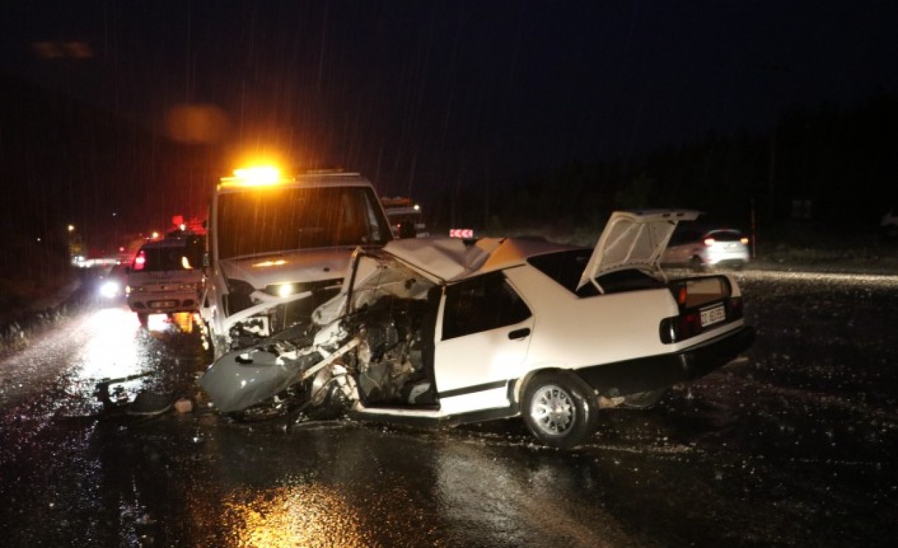 Denizli'de feci kaza: Kazımcan Dedeoğlu öldü,  Aytuğ Arcan ve Mevlüt Özdemir yaralı