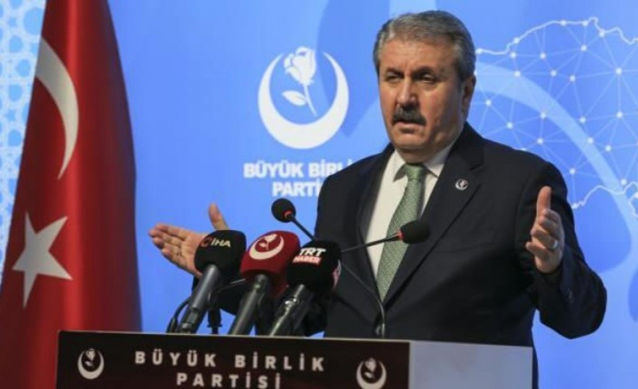 Destici: Türkiye sınırlarındaki terör unsurlarını seyretmez