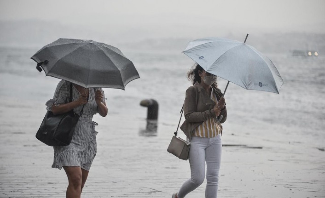 Dikkat! Meteoroloji'den çok önemli uyarı: 2 bölge ve 14 ilde kuvvetli yağış,  sel,  su baskını,  dolu,  rüzgar!