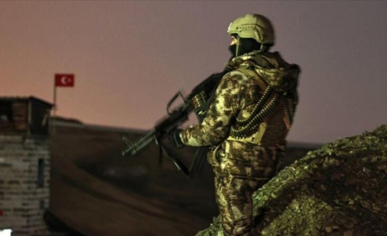 Gri kategorideki terörist teslim oldu