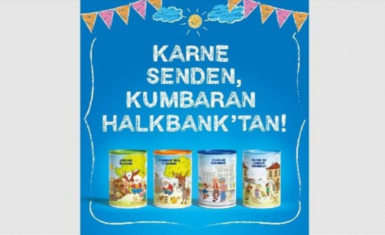Halkbank’a karnesini getiren çocuklara kumbara hediye