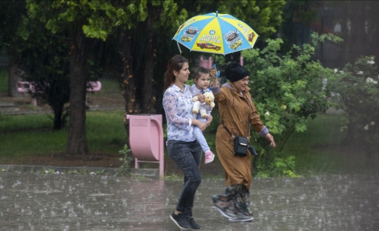 Haziran yağmuru hız kesmiyor! Meteoroloji illerin isimlerini vererek uyardı: Ani sele dikkat