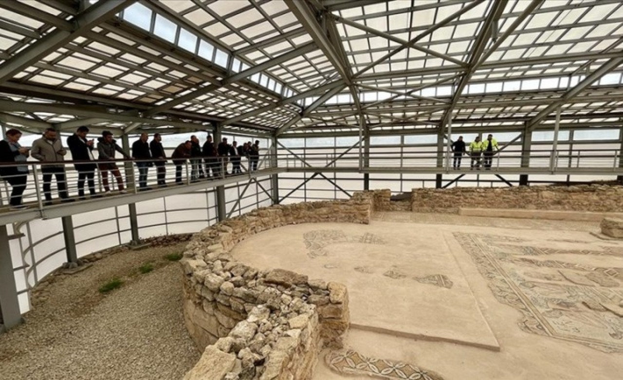 Karabük'te antik kentin ziyaretçileri kazı çalışmalarını yakından görüyor