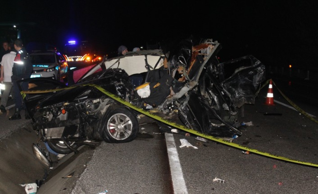 Kastamonu Tosya'da otobüsle otomobil çarpıştı: Hüseyin Etçi ile Miray Sane Etçi öldü