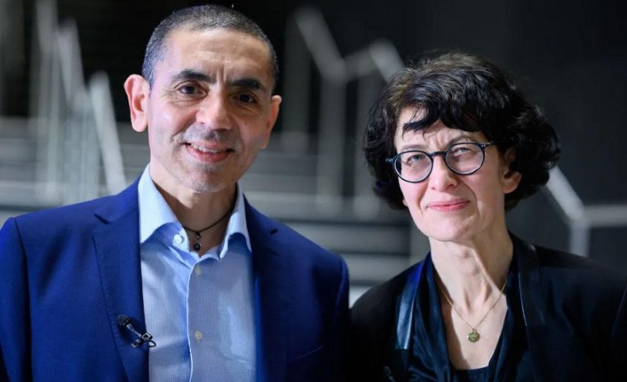 Koronavirüs aşısını bulan Uğur Şahin ve Özlem Türeci'den büyük başarı!