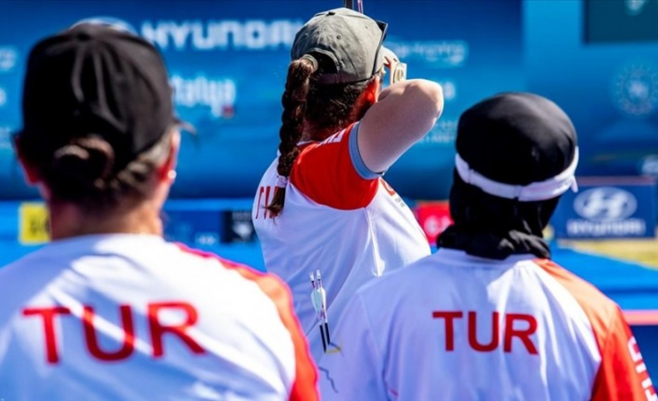 Makaralı Yay Kadın Milli Takımı,  Okçuluk Dünya Kupası'nda altın madalya kazandı