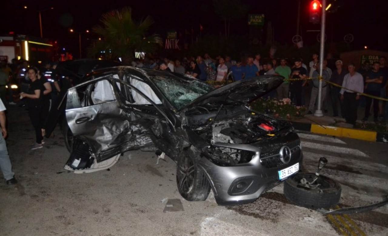 Manisa'da kaza: Mert Kılıç öldü,  6 kişi yaralandı