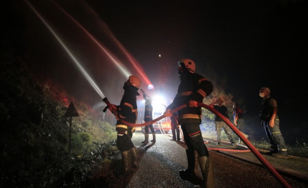 Marmaris cayır cayır yanıyor: Havadan müdahale başladı! Tüyler ürperten iddia