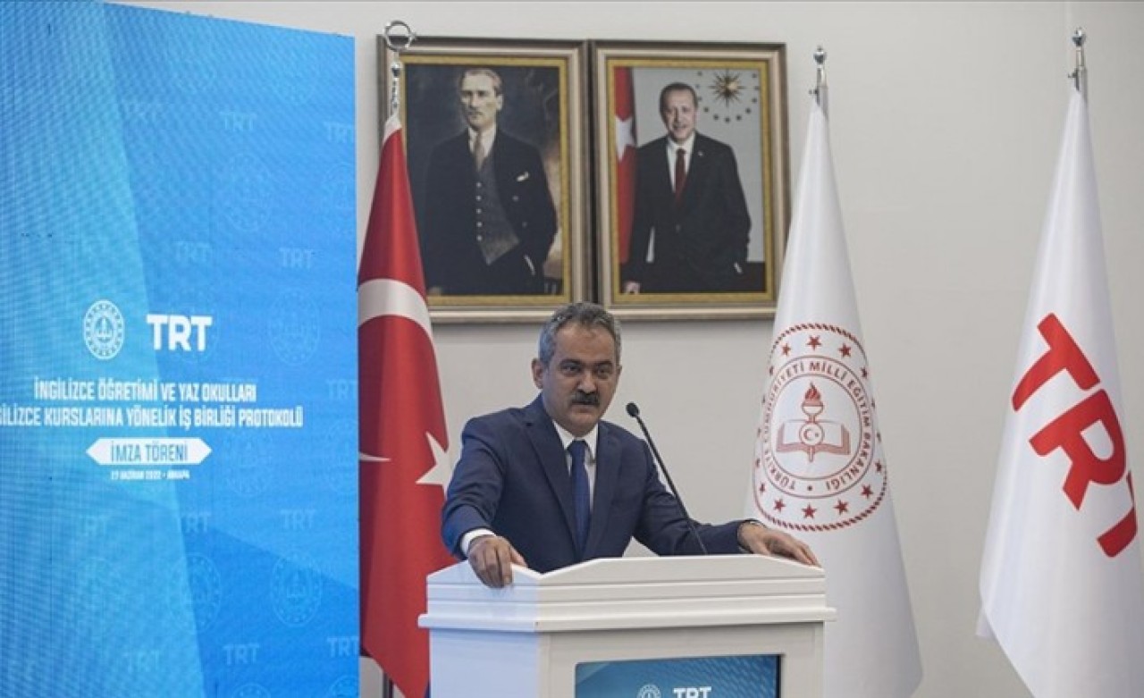 Milli Eğitim Bakanı Özer'den İngilizce öğretimi protokolü imza töreninde Arapça açıklaması