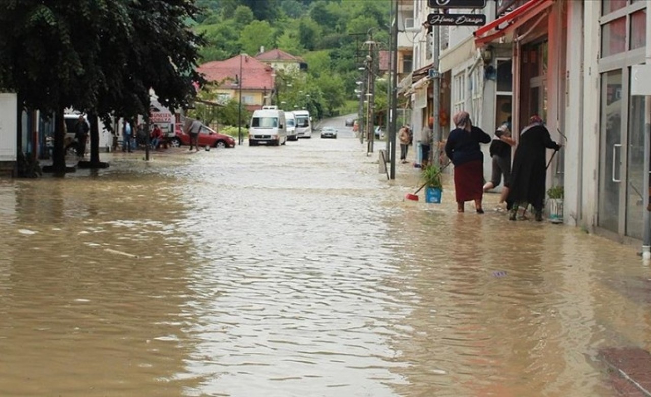 O iller diken üstünde! Meteorolojiden kırmızı alarm: Yağmur,  sel,  su baskını